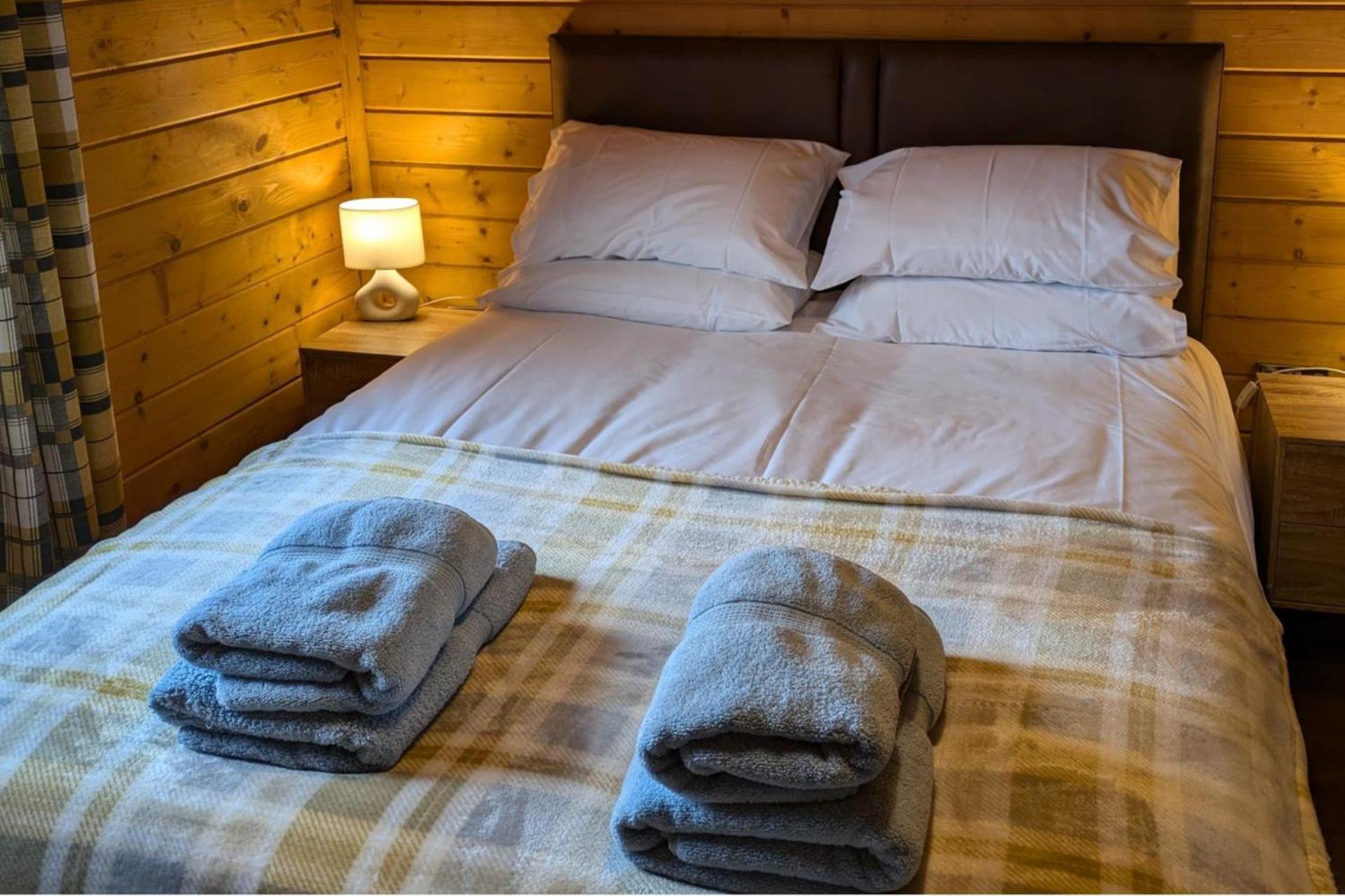 Rustic Lodge Retreat At Riverview Holiday Park Newcastleton Dış mekan fotoğraf